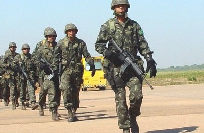 Exército Brasileiro fiscaliza terminais no Porto de Santos