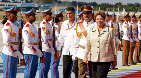 Dilma inaugura porto em Cuba e anuncia mais investimentos