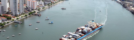 Brasil Supply lança nova embarcação no Guarujá