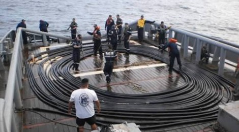 Rebocador de Alto-Mar ‘Tridente’ apoia recolhimento do sonar rebocado do submarino francês ‘Améthyste’