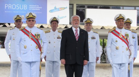 Almirante-de-Esquadra Leal Ferreira assume o Comando da Marinha em Brasília