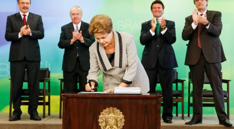 Dilma envia MP que estende política de valorização do salário mínimo até 2019