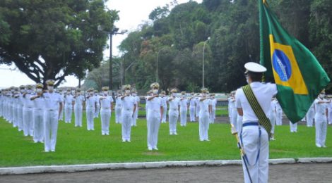 Colégio Naval realiza cerimônia de juramento à Bandeira Nacional