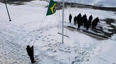 Celebração do Dia da Bandeira é realizada na Estação Comandante Ferraz