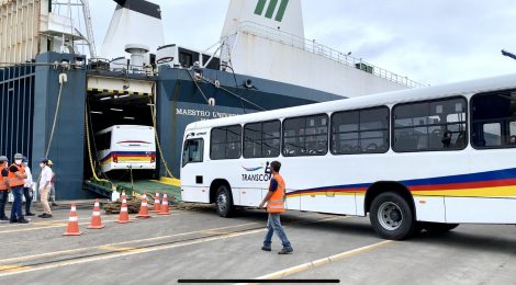 Porto de Paranaguá faz o maior embarque de ônibus de sua história