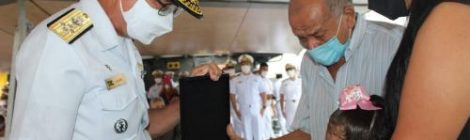 Comandante da Marinha visita o 9º Distrito Naval e homenageia militares