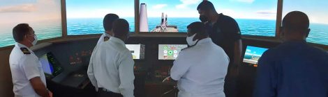 Marinha participa de simulação de manobras de navio no Canal do Jari (AP)