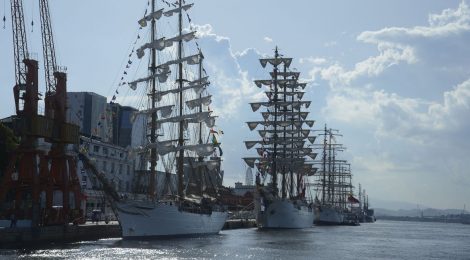 Veleiros podem ser contemplados no cais do Pier Mauá