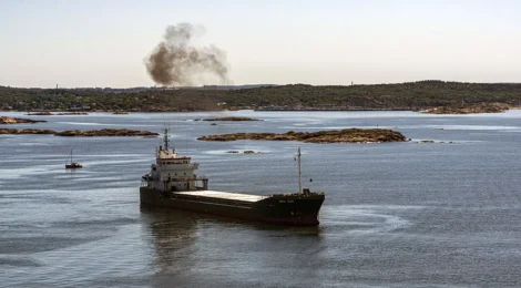 EMISSÕES DE NAVIOS PODEM CAIR ATÉ 47% ATÉ 2030, DIZ RELATÓRIO