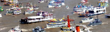 Romaria fluvial do Círio de Nazaré reúne centenas de embarcações em Belém (PA)