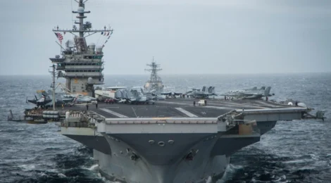 Baía de Guanabara é interditada para chegada de navio militar americano