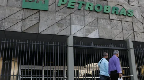 Cade dá aval e Petrobras cancela privatização de TBG e 5 refinarias