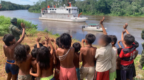 Navio da Marinha entra pela primeira vez na Terra Indígena Yanomami