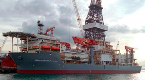 Navio-sonda Transocean embarca em sua primeira missão com a Petrobras no Brasil