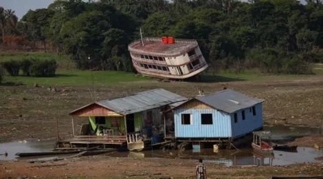 Indústrias da Zona Franca de Manaus adotam ‘tática de guerra’ contra seca na Amazônia para escoar produtos