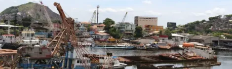 'Cemitério de navios': 2 anos após batida na Ponte Rio-Niterói, outras embarcações seguem abandonadas na Baía de Guanabara