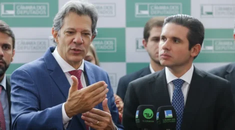 Reforma do IR e supersalários são prioridades de Haddad no Congresso